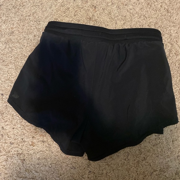 Black Athletic Shorts Double Layer - Picture 3 of 6